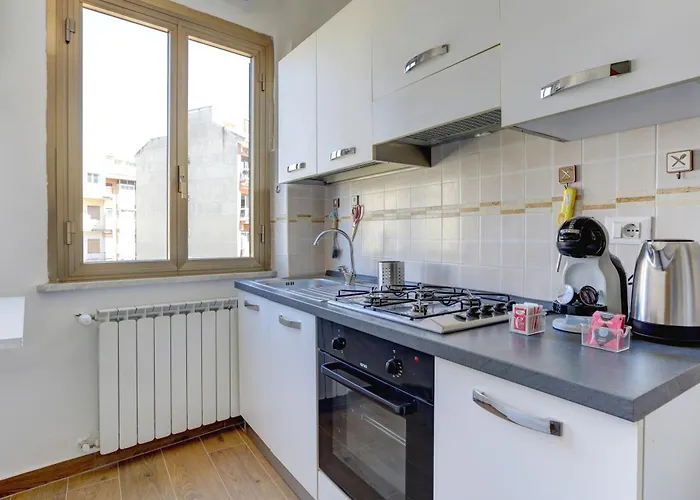 Furio Camillo - Metro A - Netflix Appartement Rome
