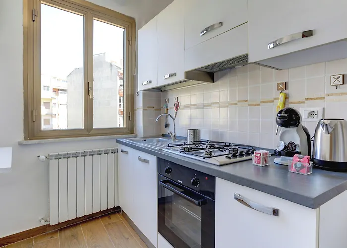 Furio Camillo - Metro A - Netflix Appartement Rome