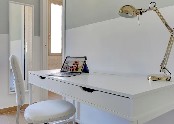 Furio Camillo - Metro A - Netflix Appartement